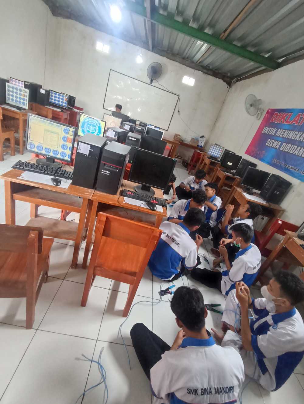 Kegiatan kelas industri untuk peningkatan skill dan kompetensi